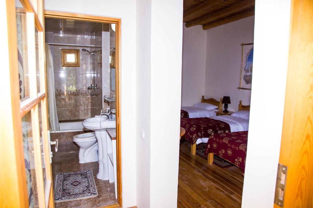 Hovli Poyon Hotel Бухара Екстериор снимка