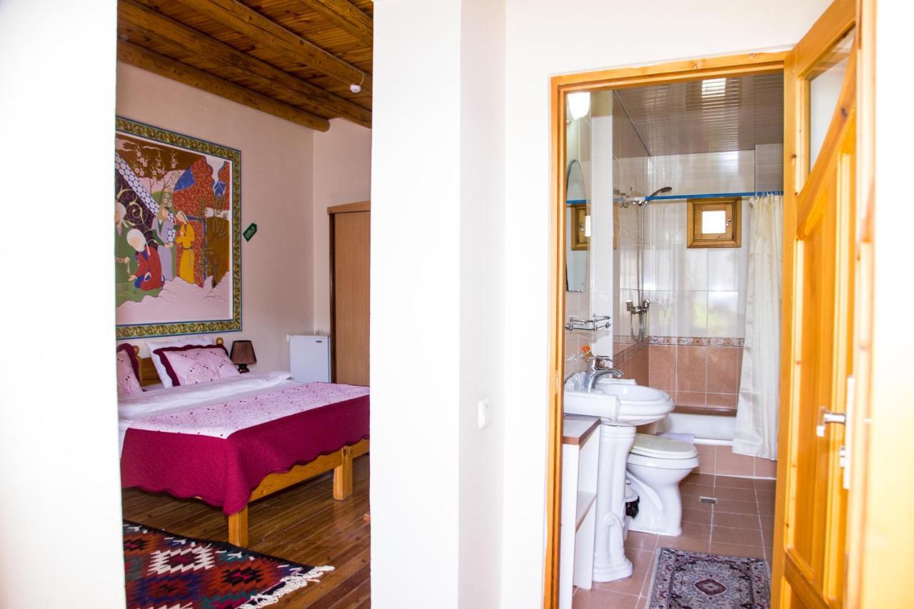 Hovli Poyon Hotel Бухара Екстериор снимка