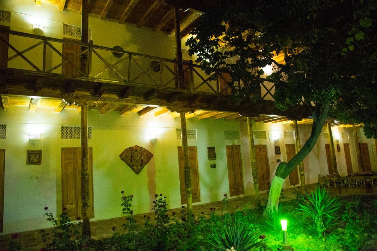 Hovli Poyon Hotel Бухара Екстериор снимка