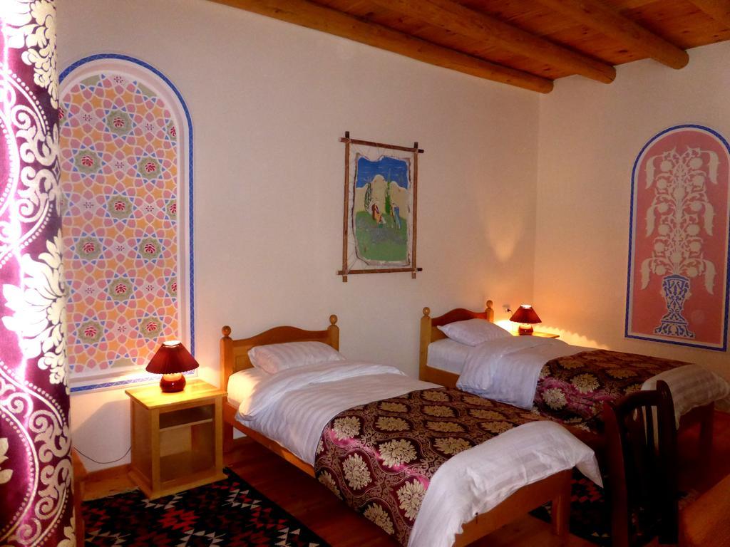 Hovli Poyon Hotel Бухара Екстериор снимка