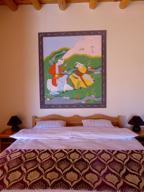 Hovli Poyon Hotel Бухара Екстериор снимка
