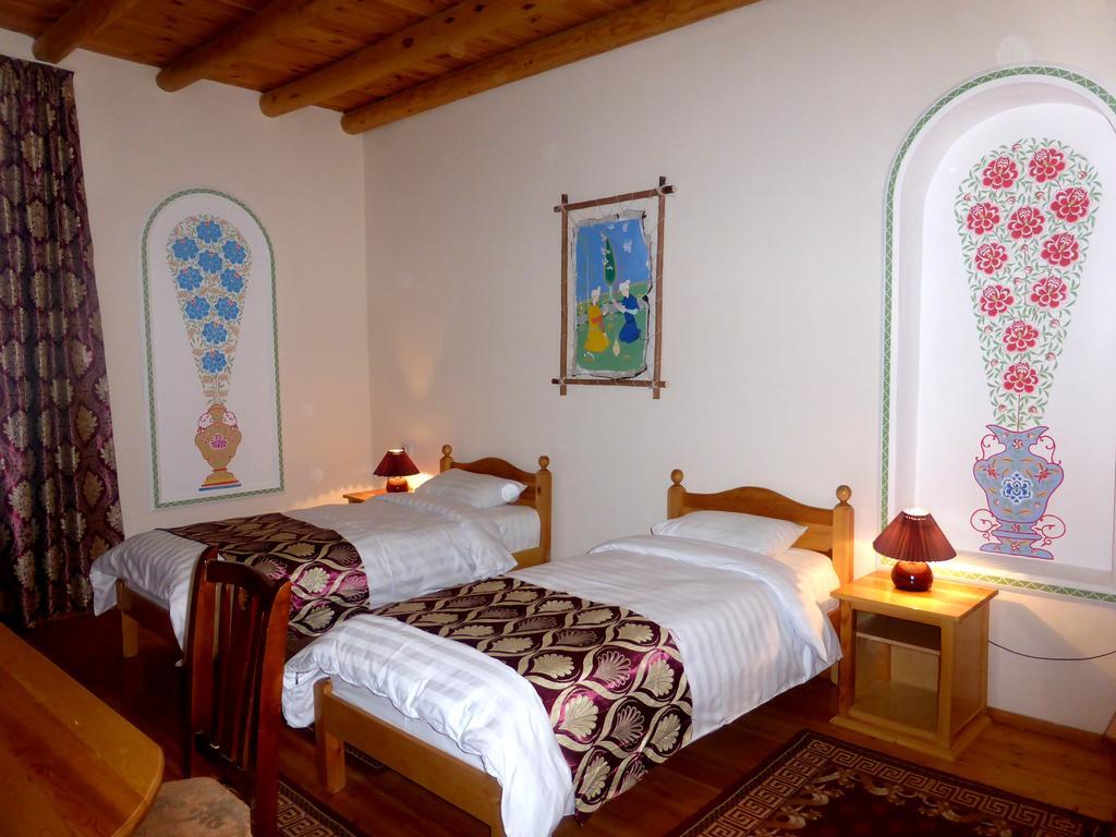 Hovli Poyon Hotel Бухара Екстериор снимка