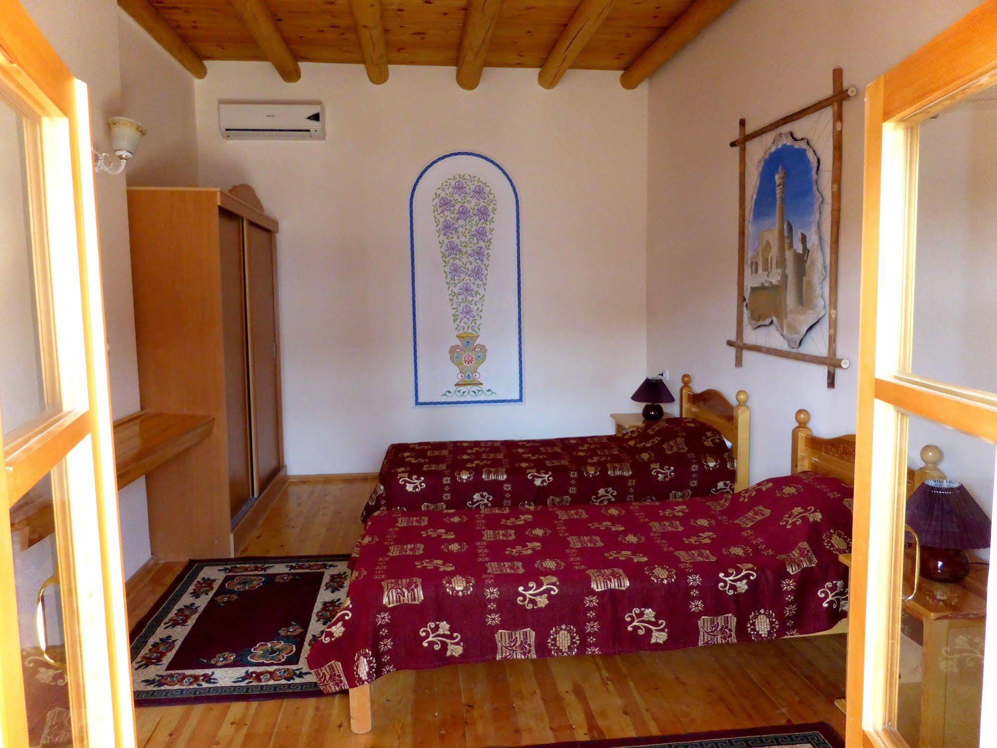 Hovli Poyon Hotel Бухара Екстериор снимка
