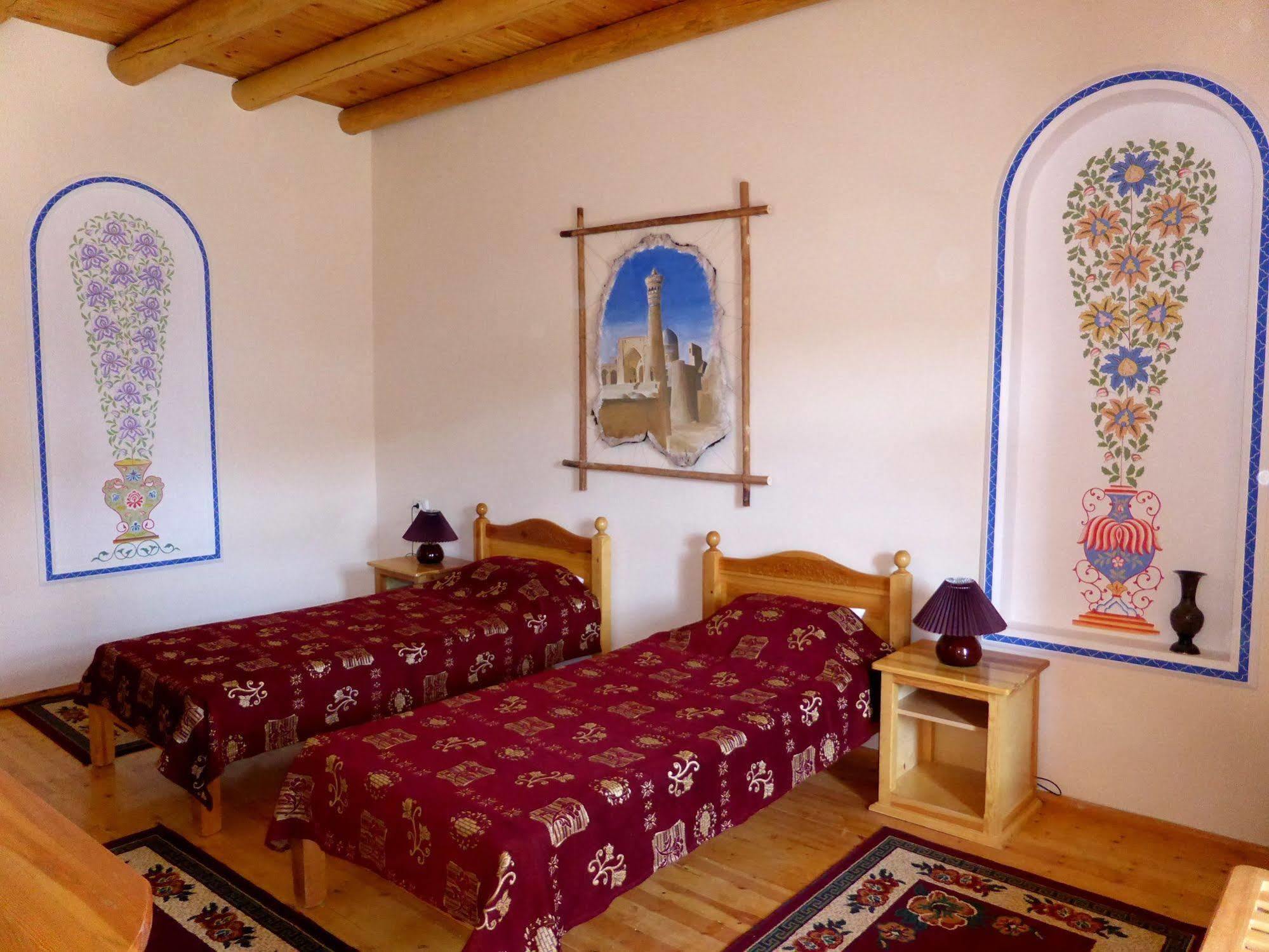 Hovli Poyon Hotel Бухара Екстериор снимка