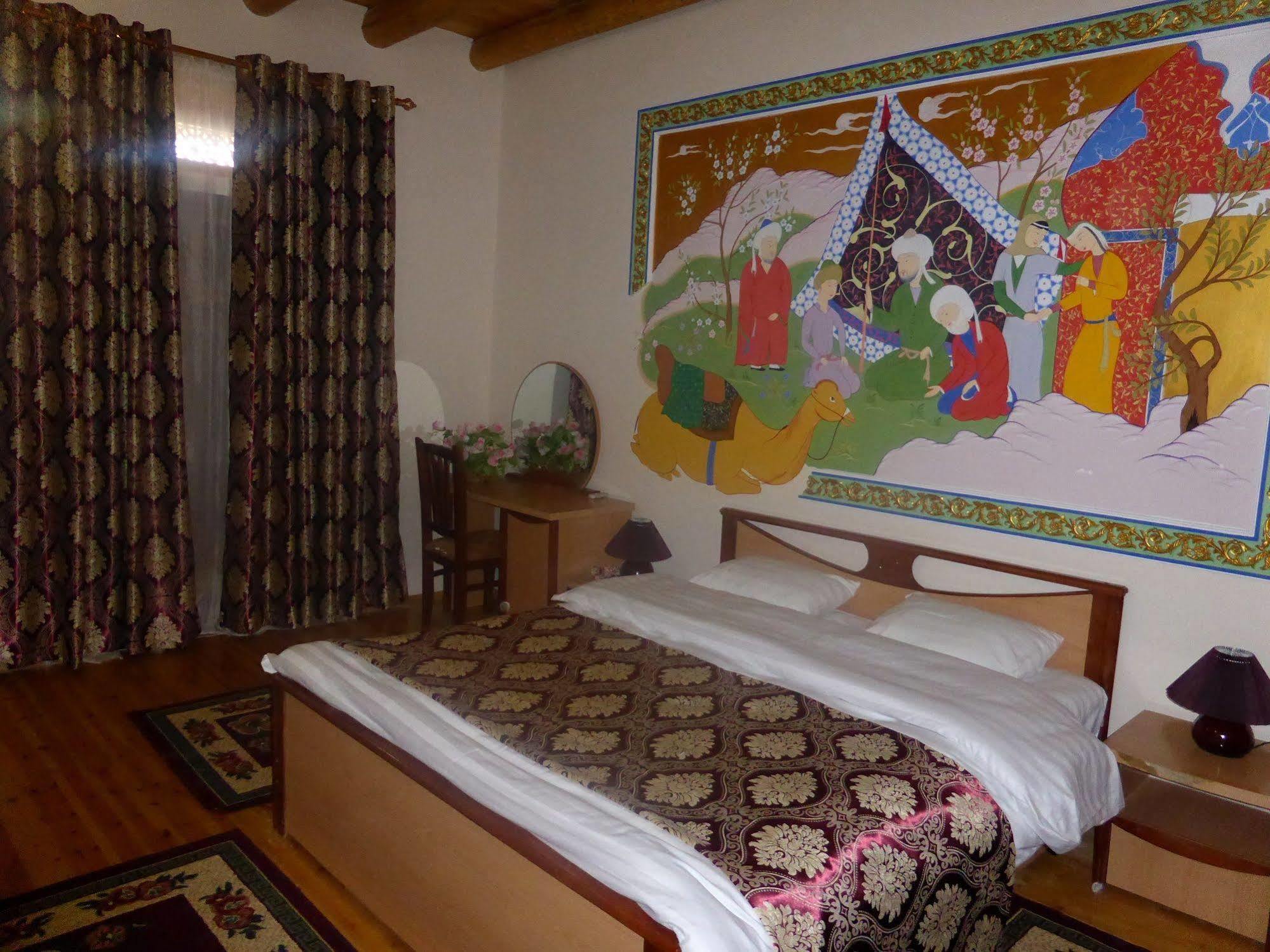 Hovli Poyon Hotel Бухара Екстериор снимка