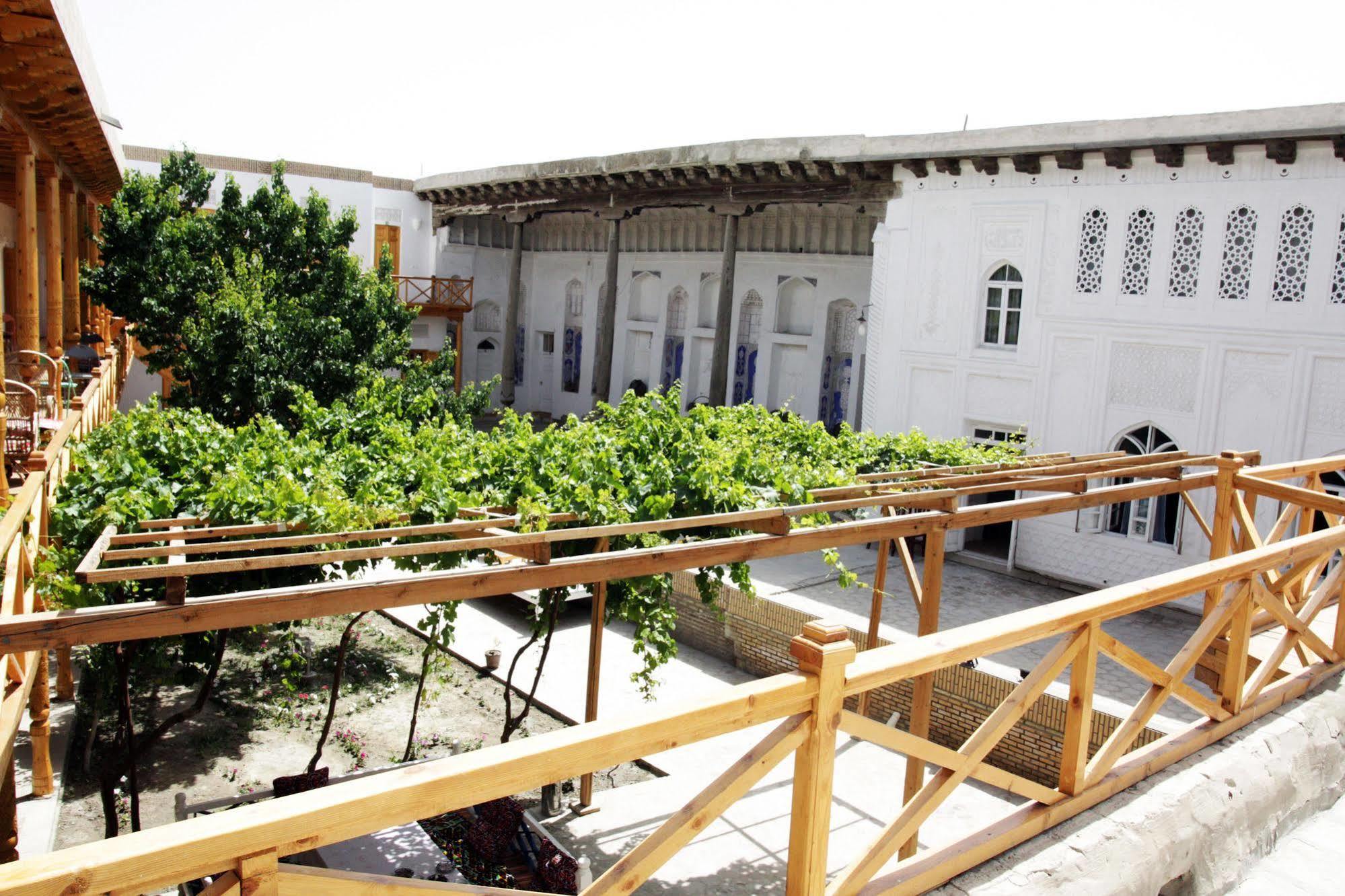 Hovli Poyon Hotel Бухара Екстериор снимка